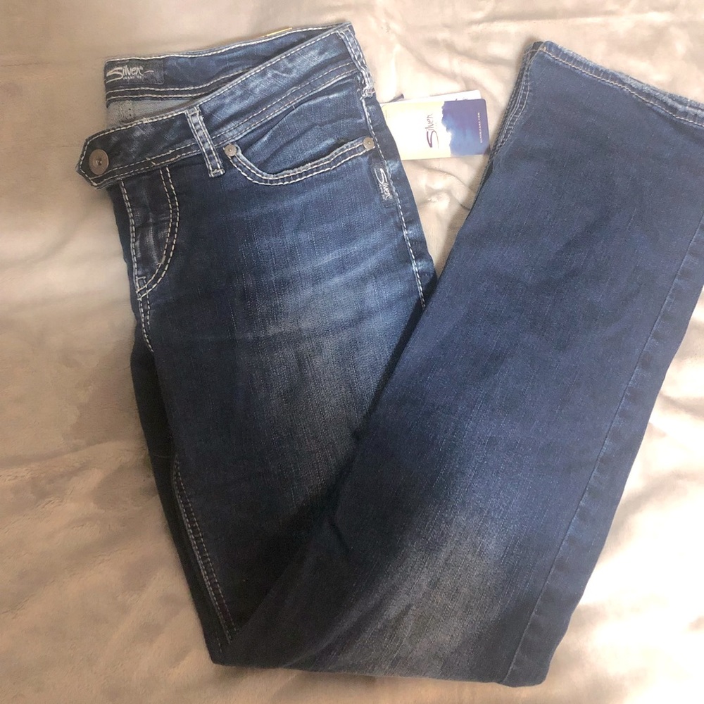 Silver Jeans in size W32/L31 style is Tuesday low rise slim boot